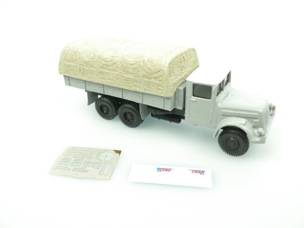 T111R (1952) covered truck grey