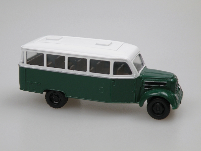 Garant 30K Omnibus II (zelená/bílá)