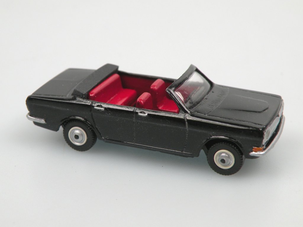 GAZ 24 cabrio černý