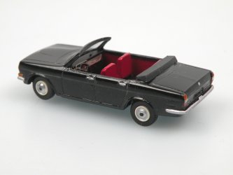 GAZ 24 cabrio černý